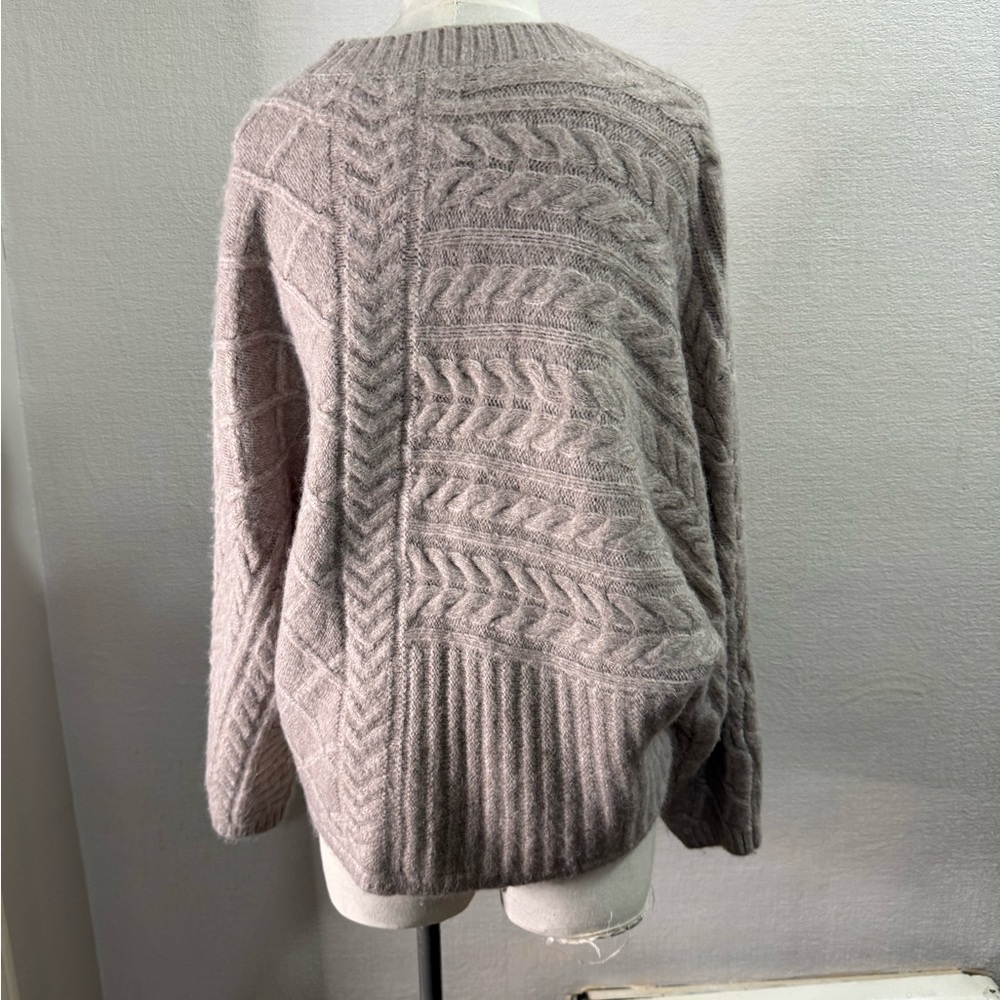 Abercrombie & Fitch Cable Knit Sweater - Creamy beige Size L/XL - Picture 3 of 4